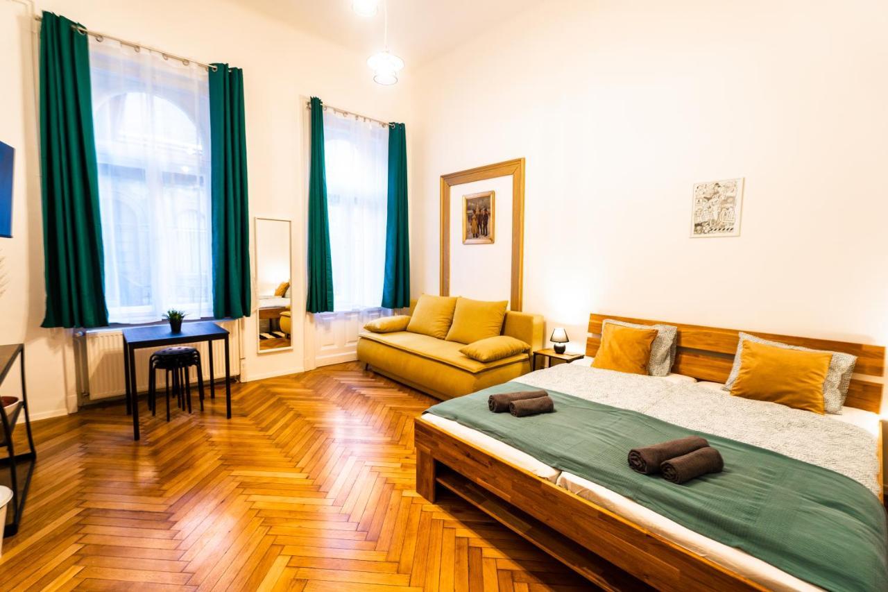 Palace Quarter Suite Budapest Exterior foto