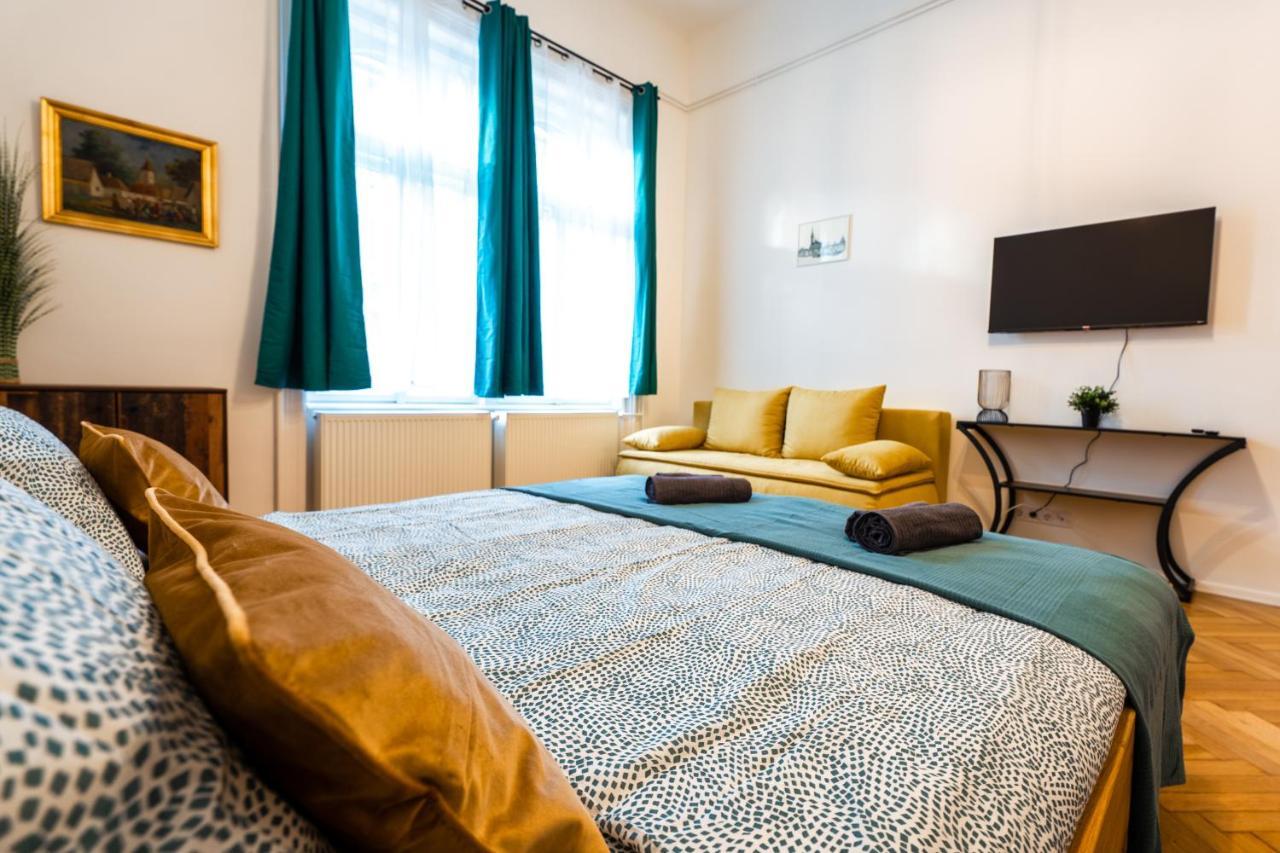 Palace Quarter Suite Budapest Exterior foto
