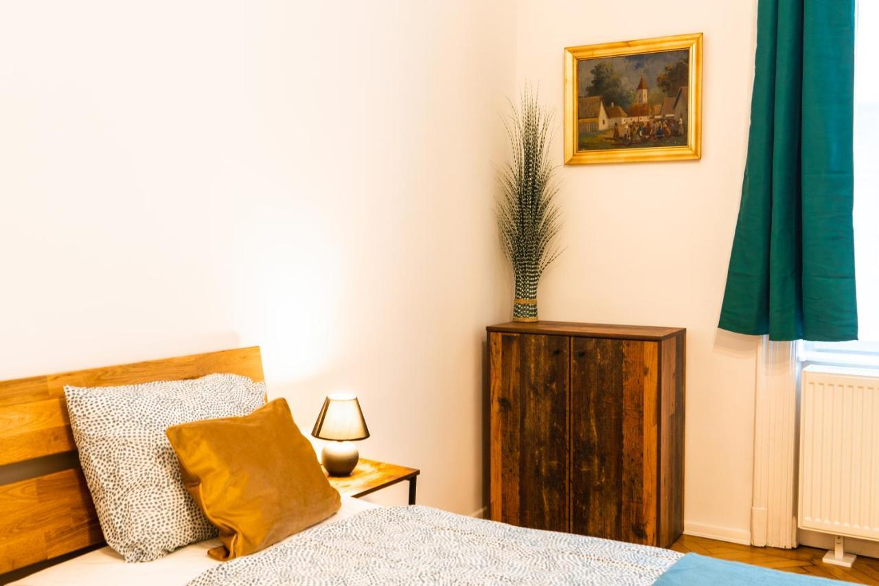 Palace Quarter Suite Budapest Exterior foto