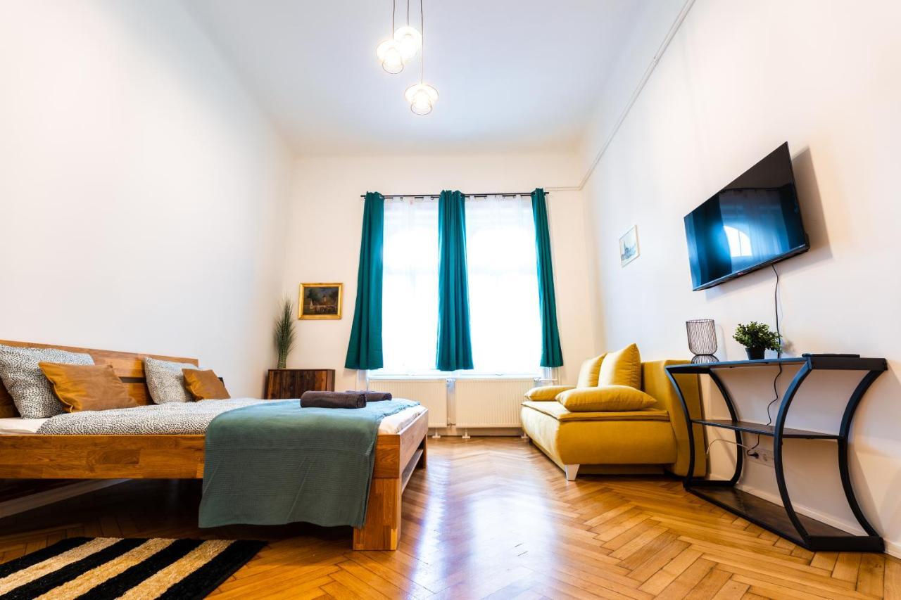 Palace Quarter Suite Budapest Exterior foto